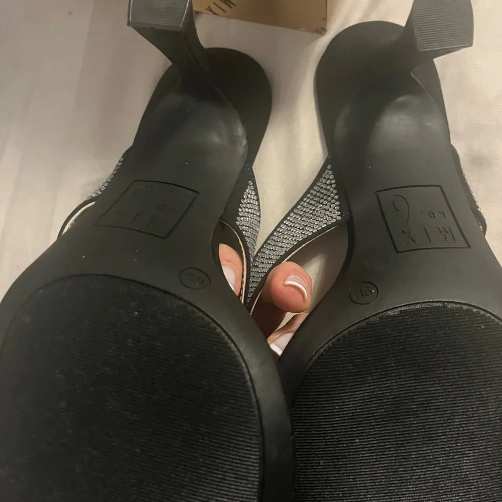 Mix no. 6 thong sparkle shoes with heel size 9 - Picture 2 of 3